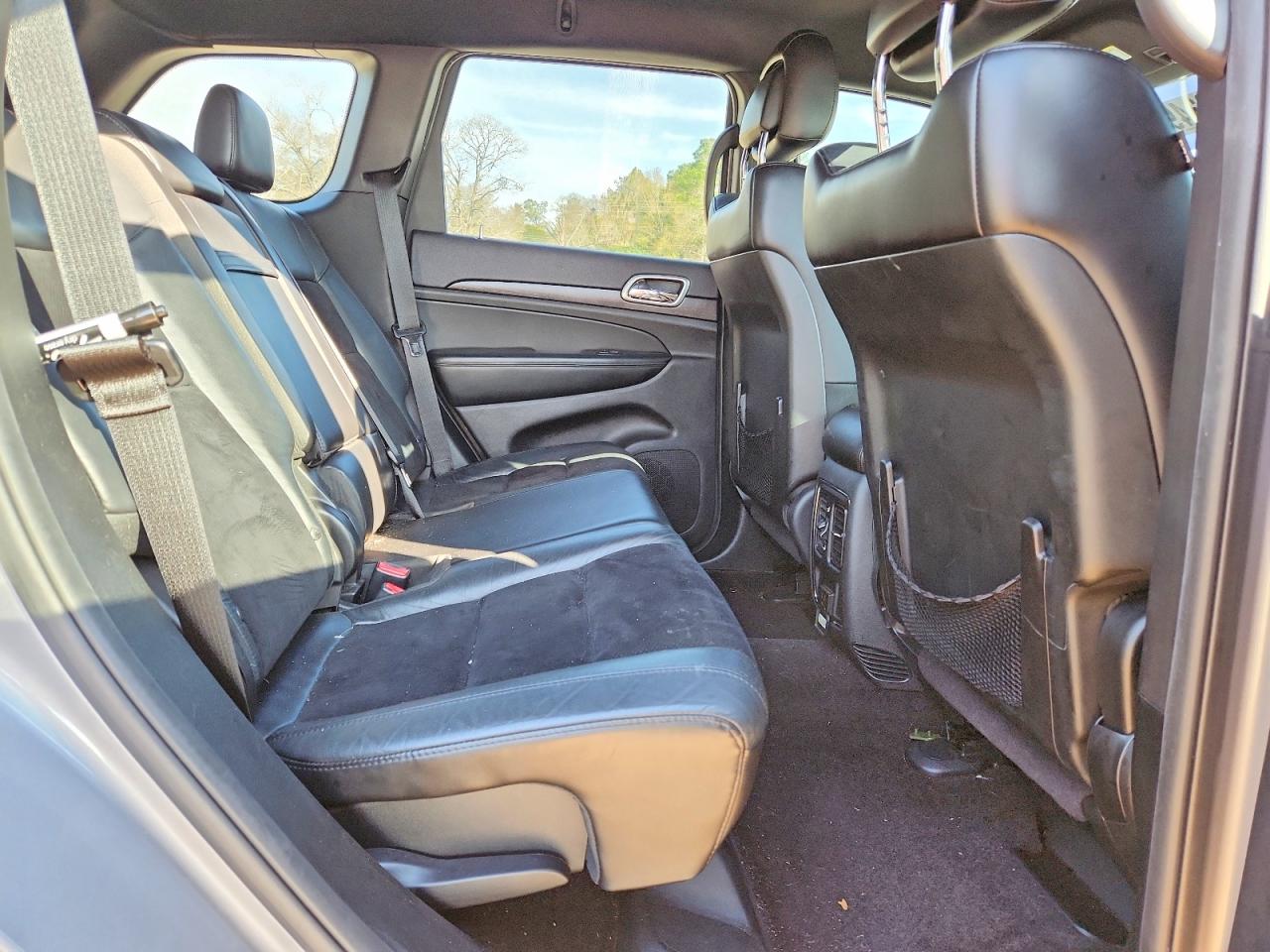 2018 JEEP GRAND CHEROKEE LAREDO photo 11