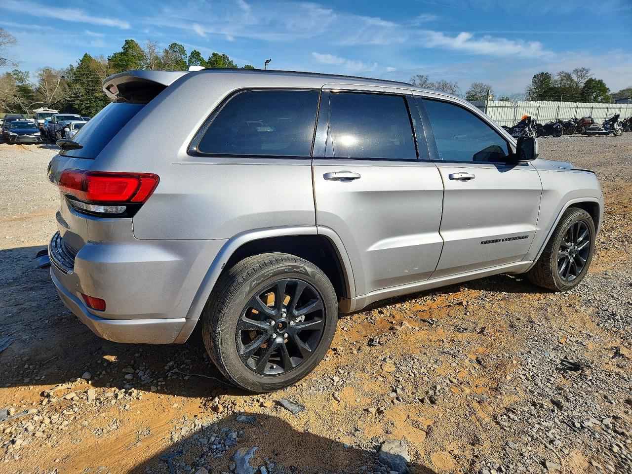2018 JEEP GRAND CHEROKEE LAREDO photo 3