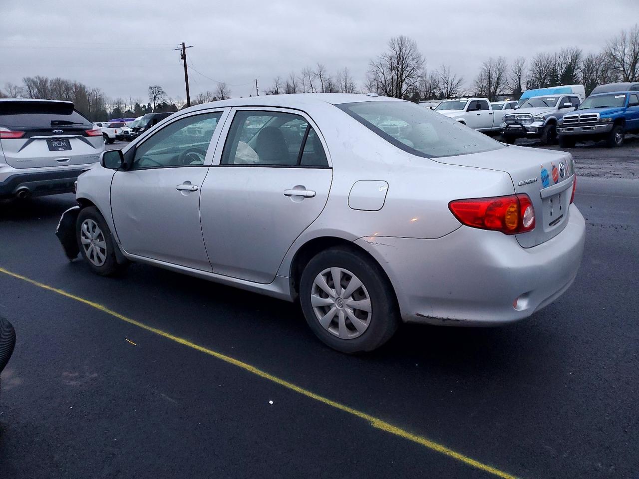 2010 TOYOTA COROLLA BASE photo 3