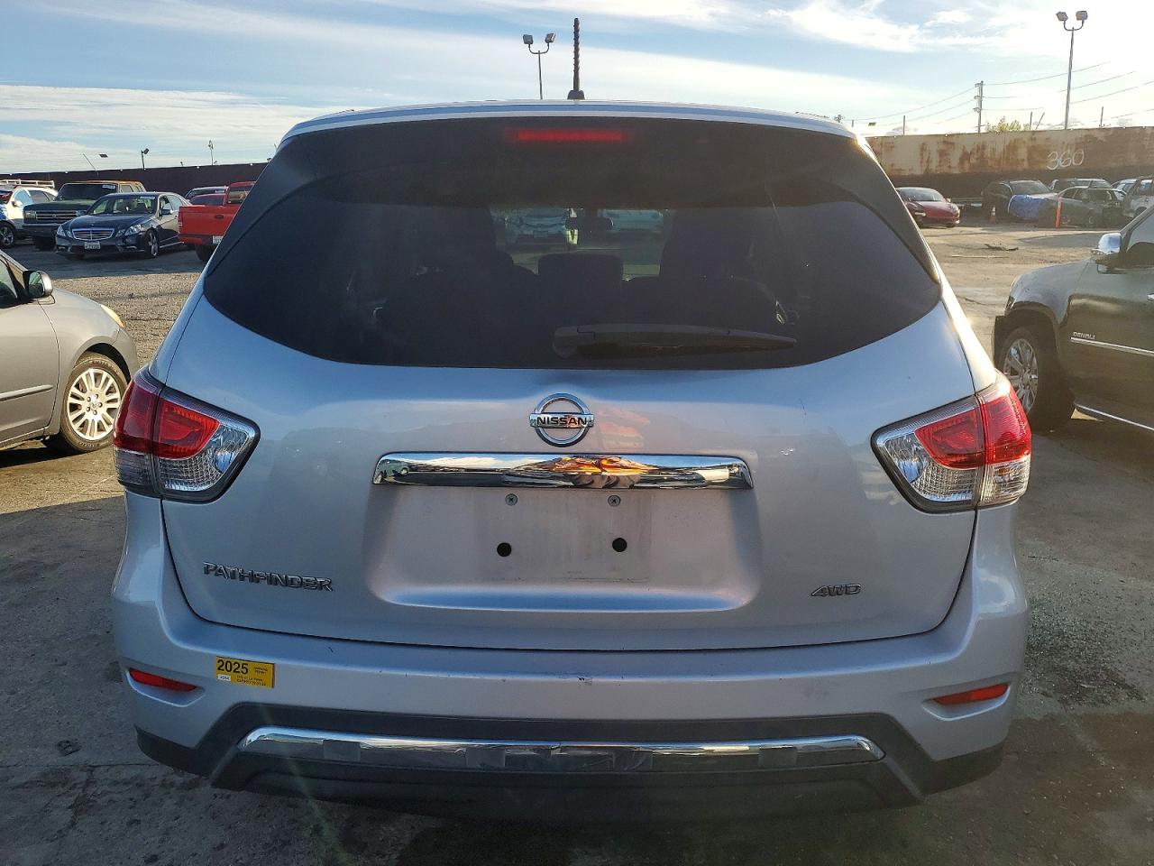 2013 NISSAN PATHFINDER S photo 11
