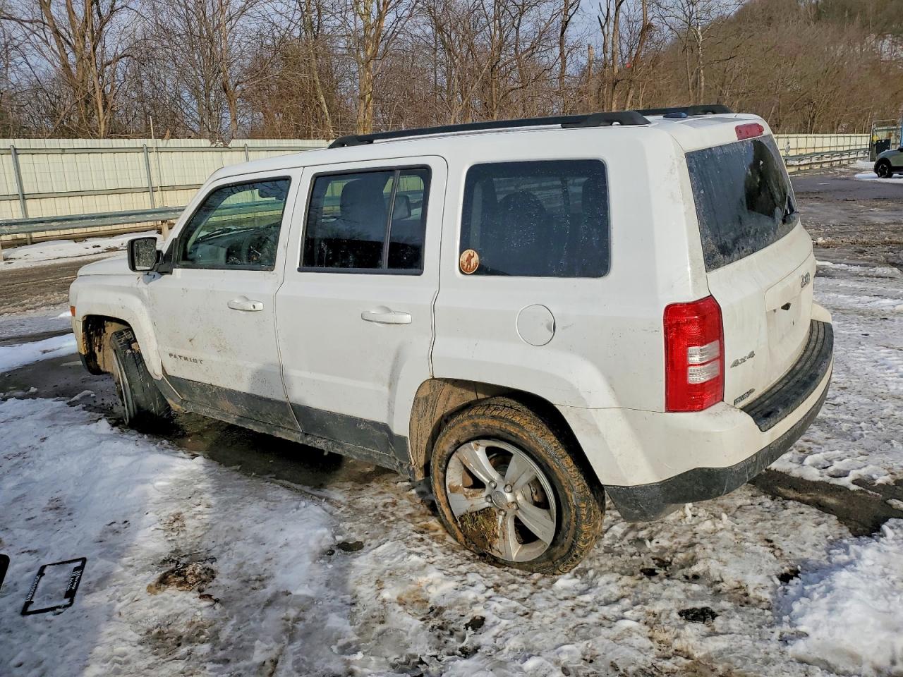 2014 JEEP PATRIOT LATITUDE photo 3