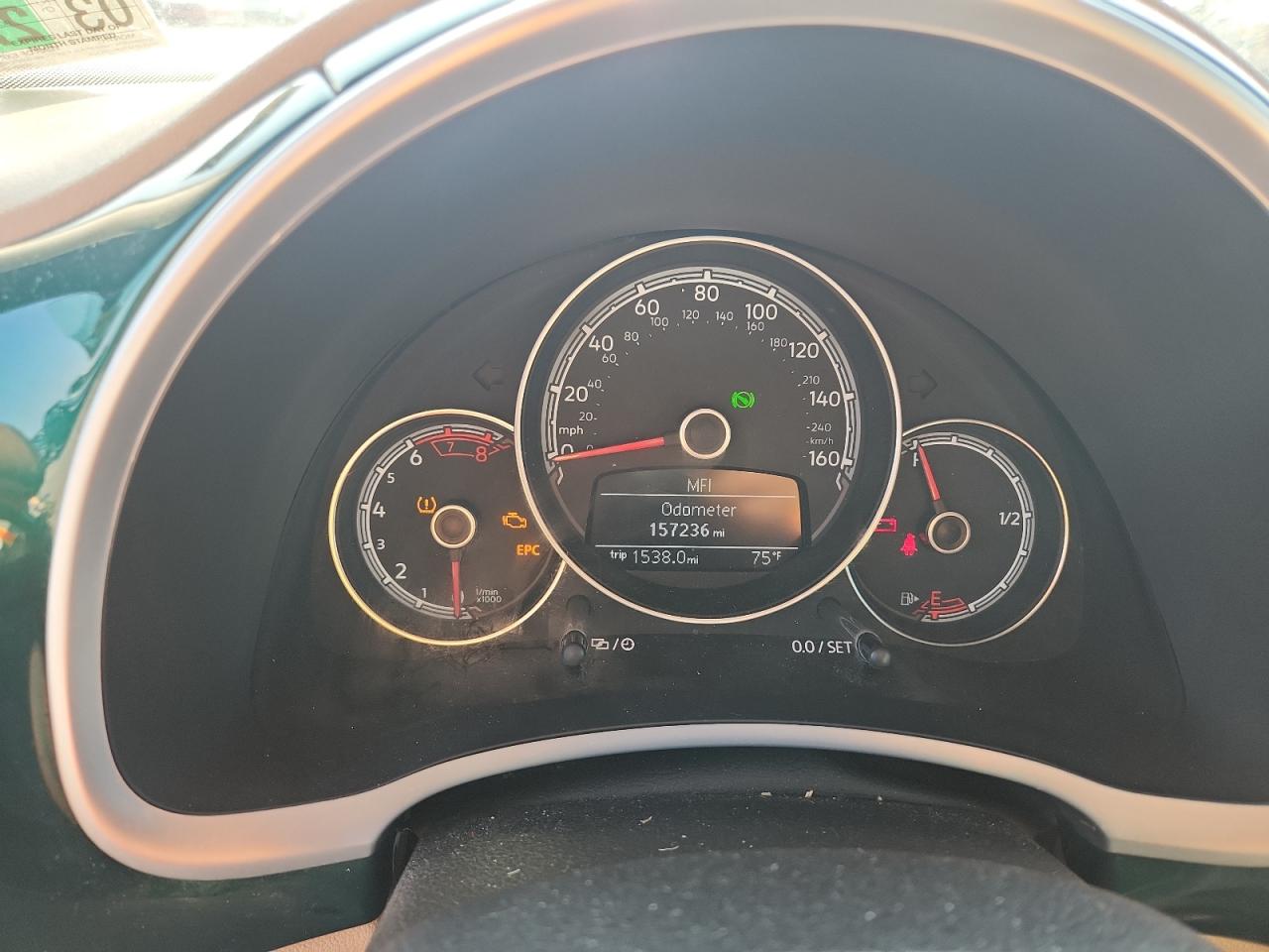 2017 VOLKSWAGEN BEETLE S/SE photo 9