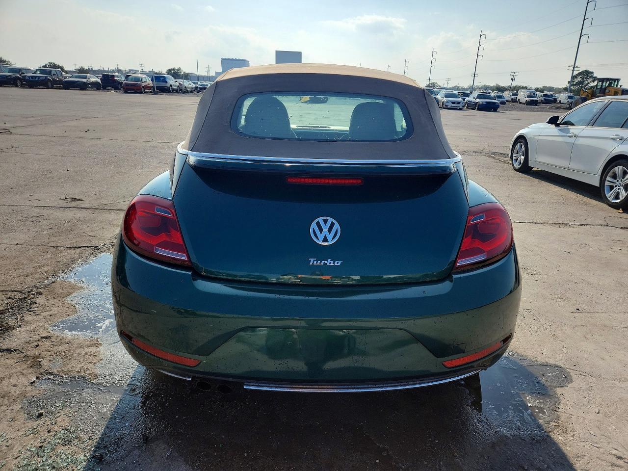 2017 VOLKSWAGEN BEETLE S/SE photo 6