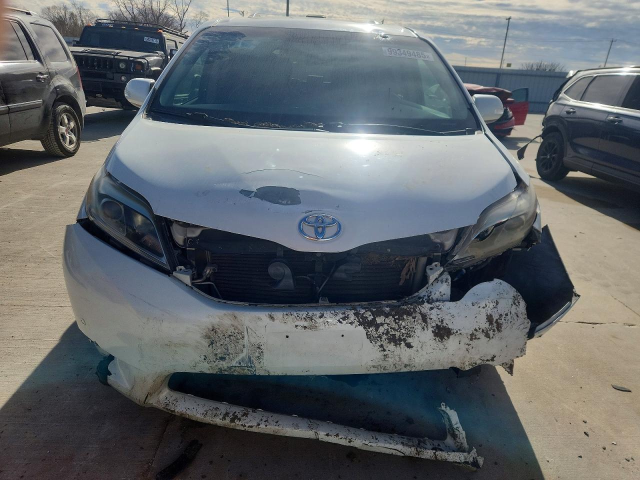 2015 TOYOTA SIENNA XLE photo 5
