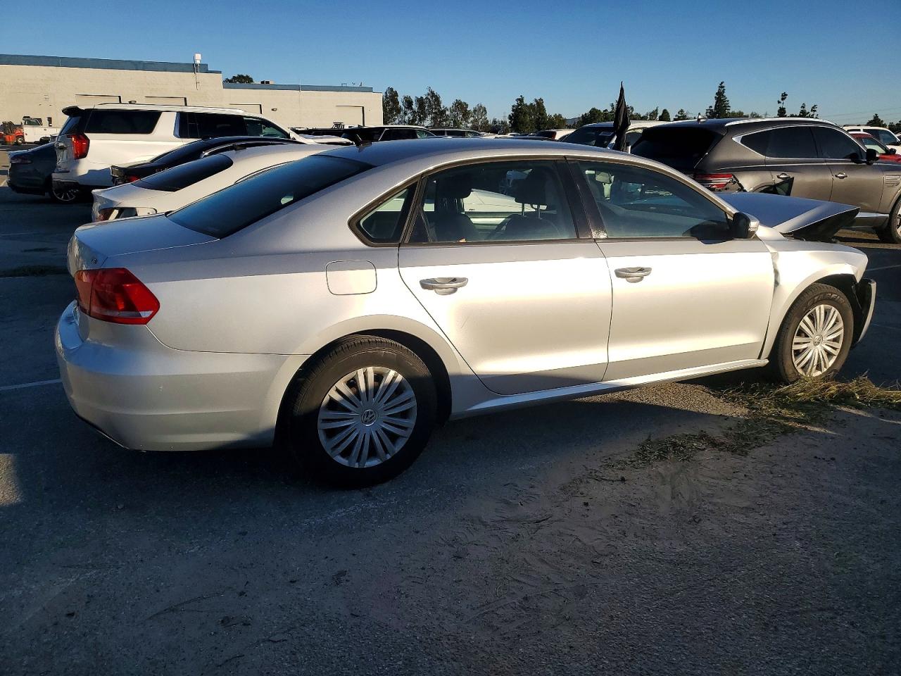 2015 VOLKSWAGEN PASSAT S photo 7