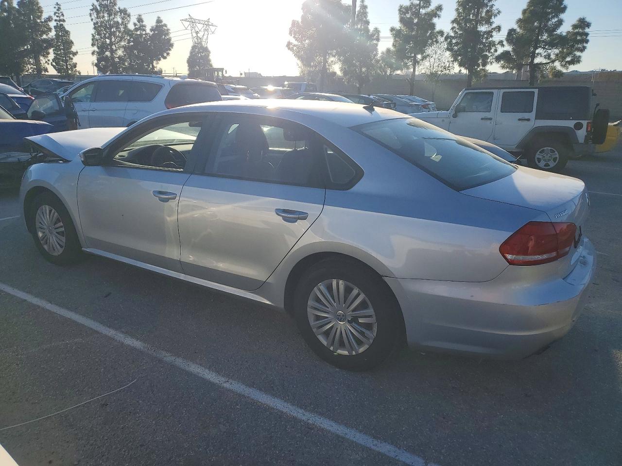 2015 VOLKSWAGEN PASSAT S photo 4