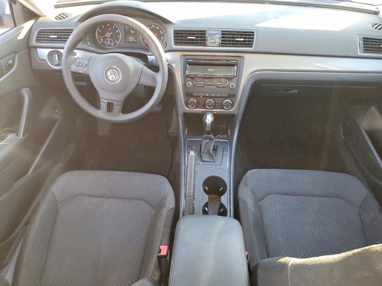 2015 VOLKSWAGEN PASSAT S photo 22