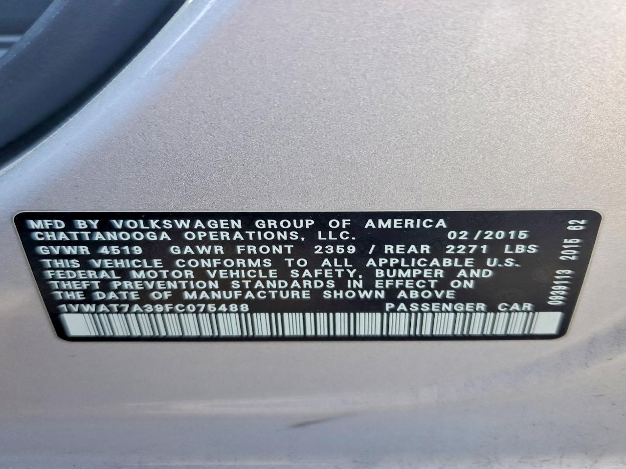 2015 VOLKSWAGEN PASSAT S photo 34