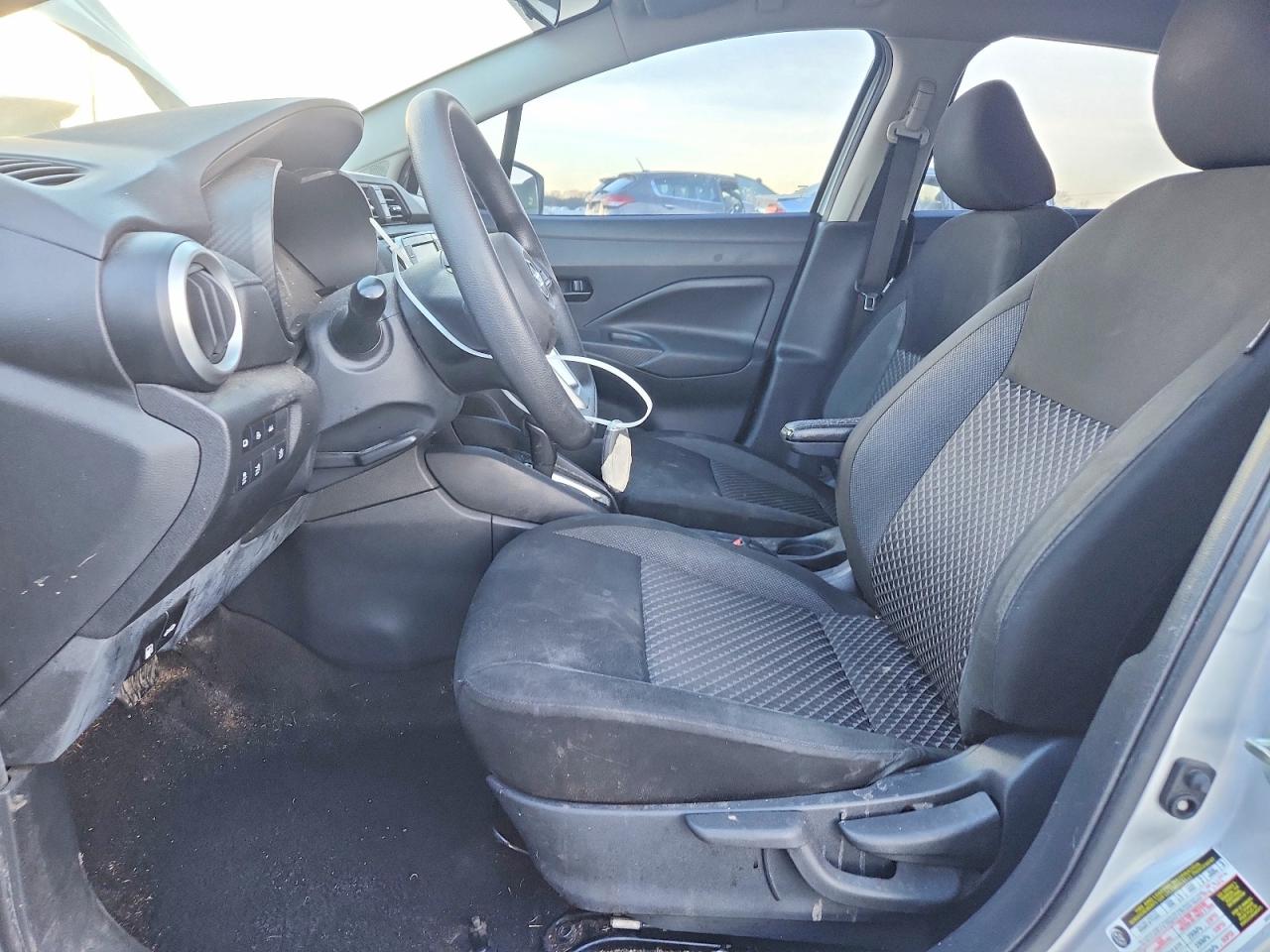 2020 NISSAN VERSA S photo 7