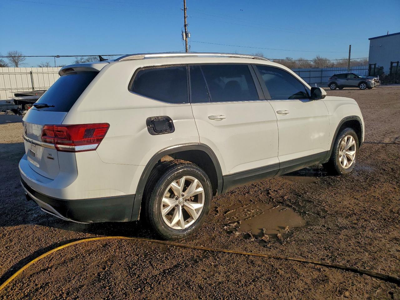 2018 VOLKSWAGEN ATLAS SE photo 3