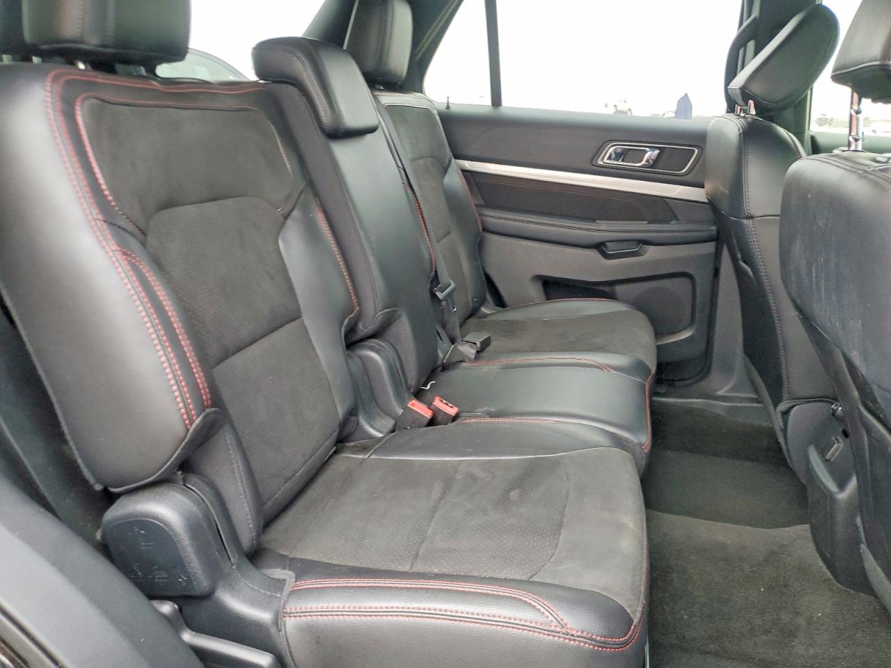 2018 FORD EXPLORER XLT photo 11