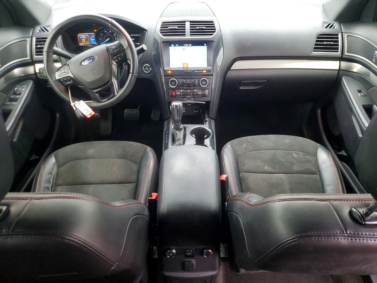 2018 FORD EXPLORER XLT photo 8