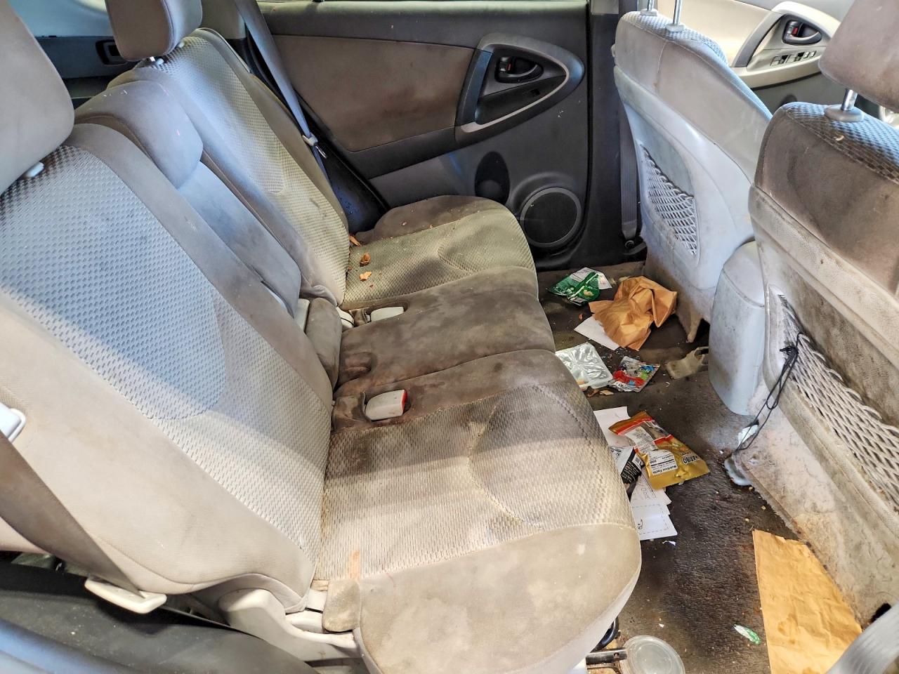 2012 TOYOTA RAV4 photo 11