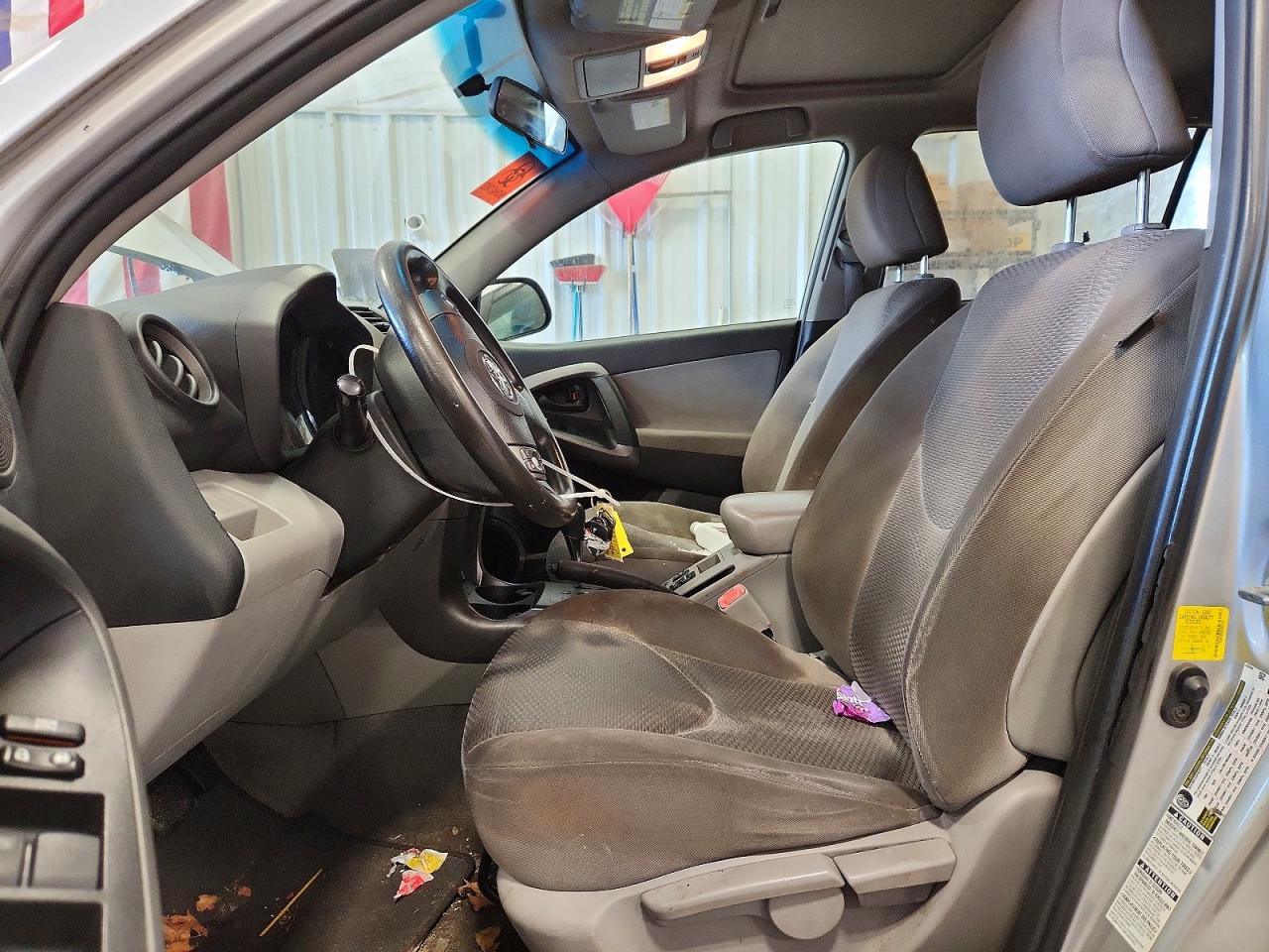 2012 TOYOTA RAV4 photo 7