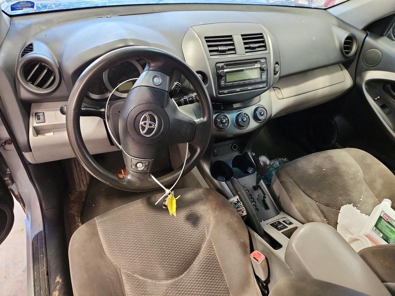 2012 TOYOTA RAV4 photo 8