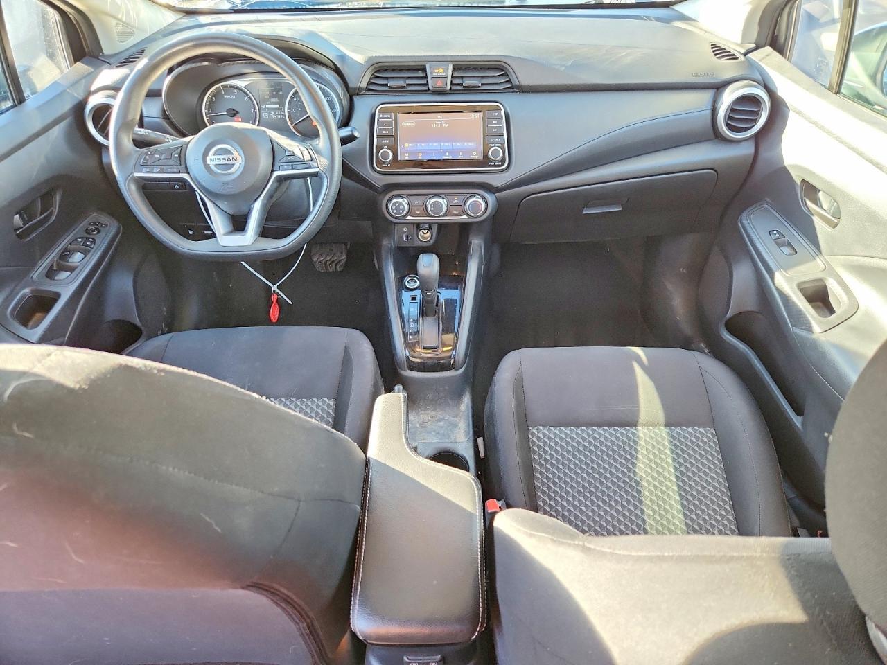 2021 NISSAN VERSA S photo 8
