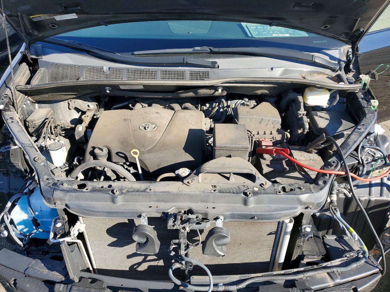 2020 TOYOTA SIENNA XLE photo 12