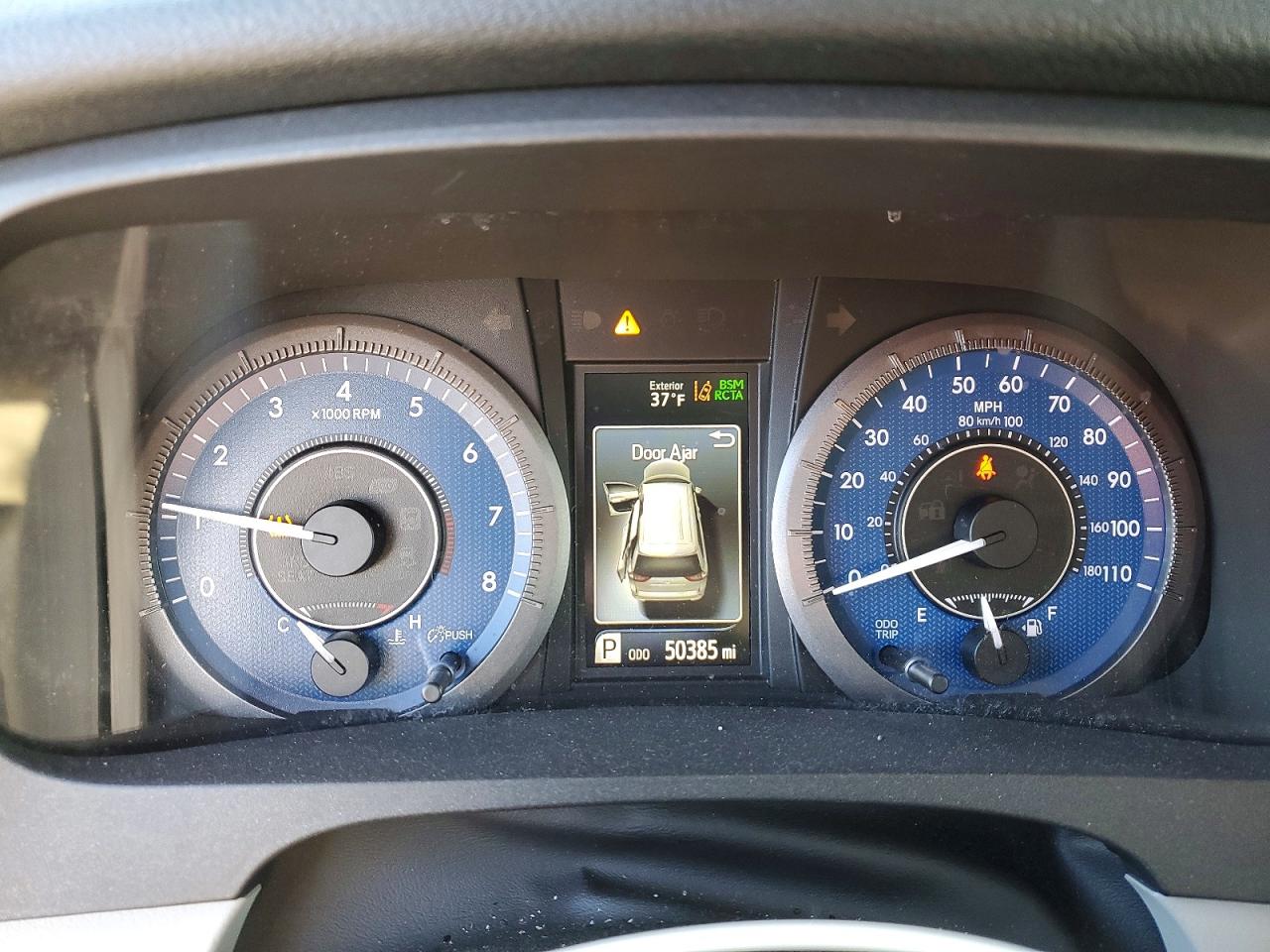2020 TOYOTA SIENNA XLE photo 9