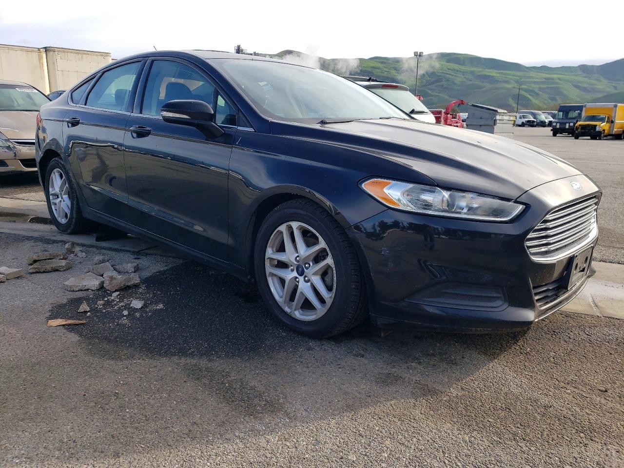 2016 FORD FUSION SE photo 4