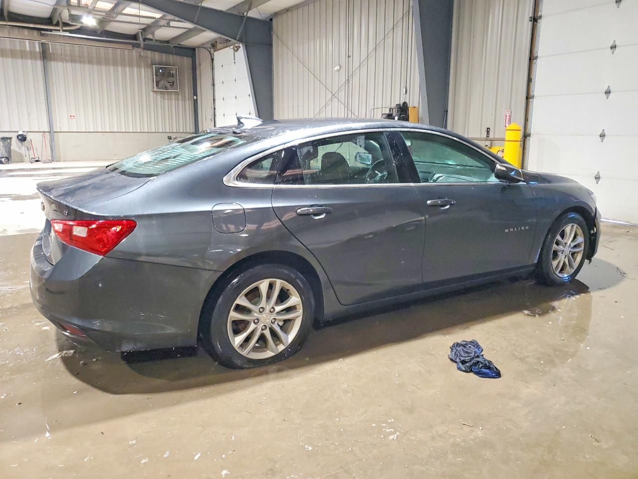2017 CHEVROLET MALIBU LT photo 5