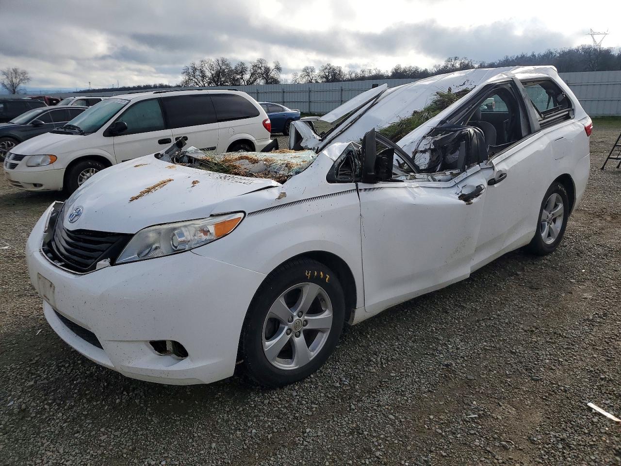 2015 TOYOTA SIENNA