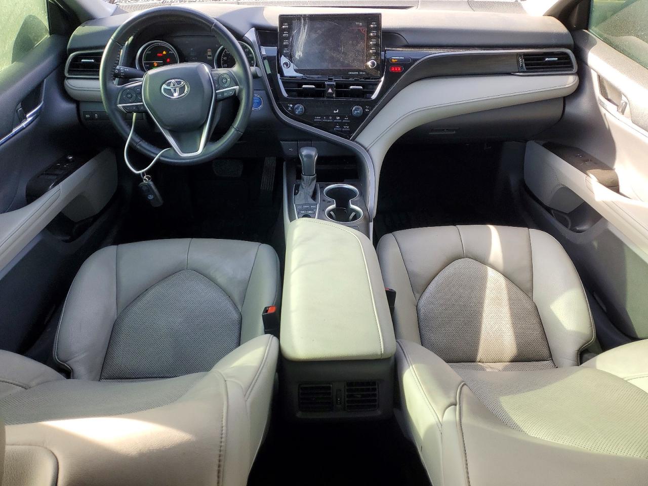 2021 TOYOTA CAMRY XLE photo 15