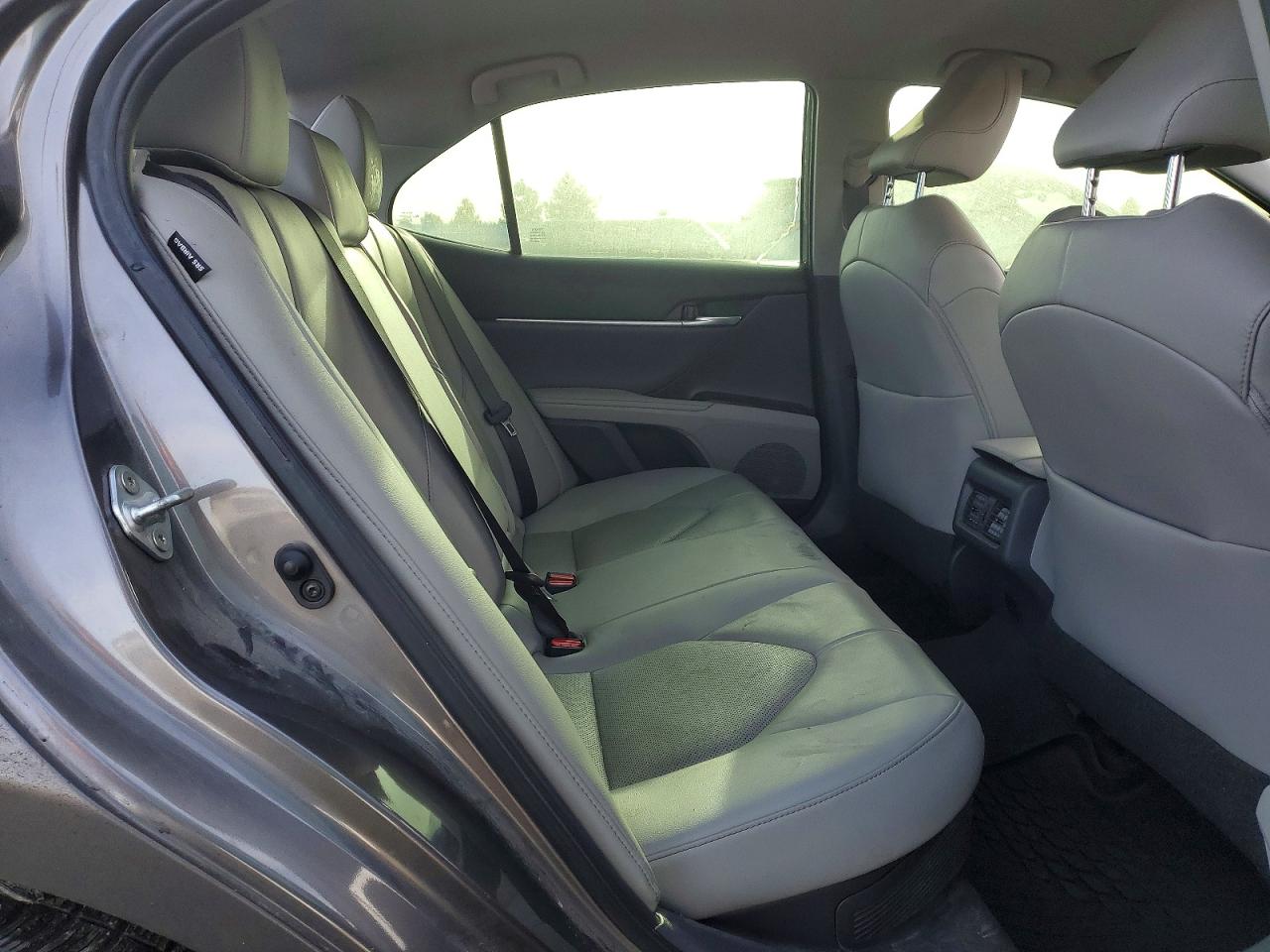 2021 TOYOTA CAMRY XLE photo 19
