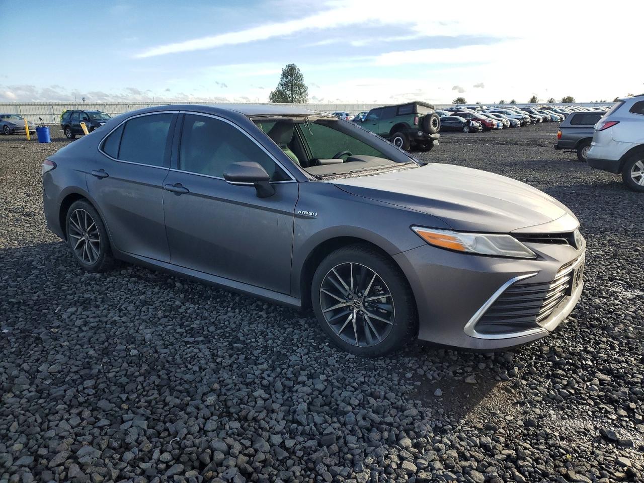 2021 TOYOTA CAMRY XLE photo 7