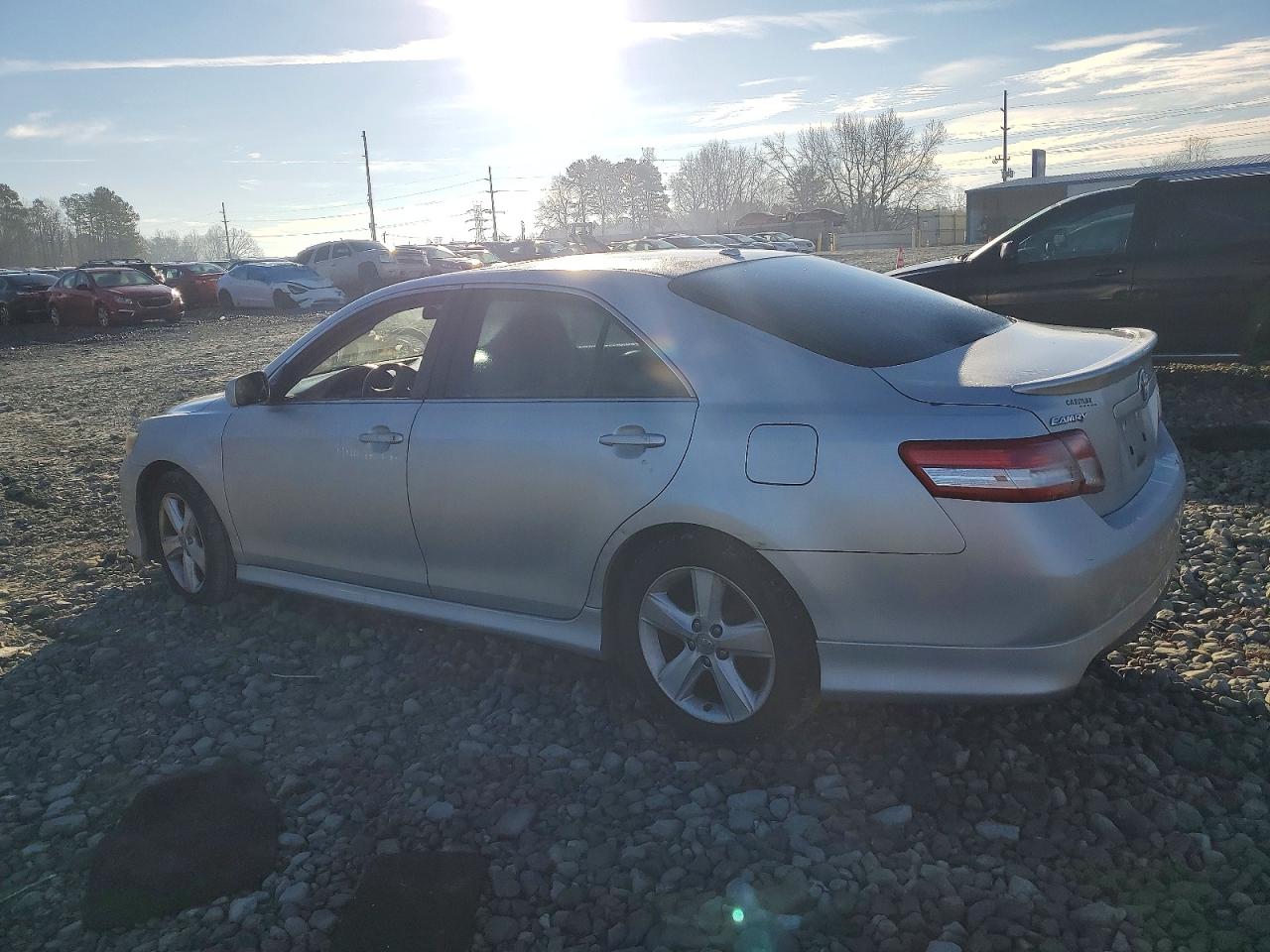 2011 TOYOTA CAMRY BASE photo 3