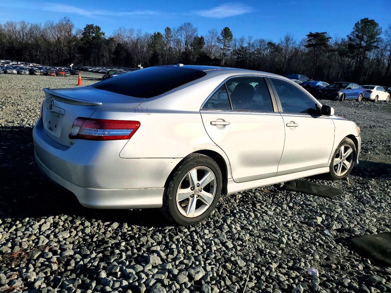 2011 TOYOTA CAMRY BASE photo 5