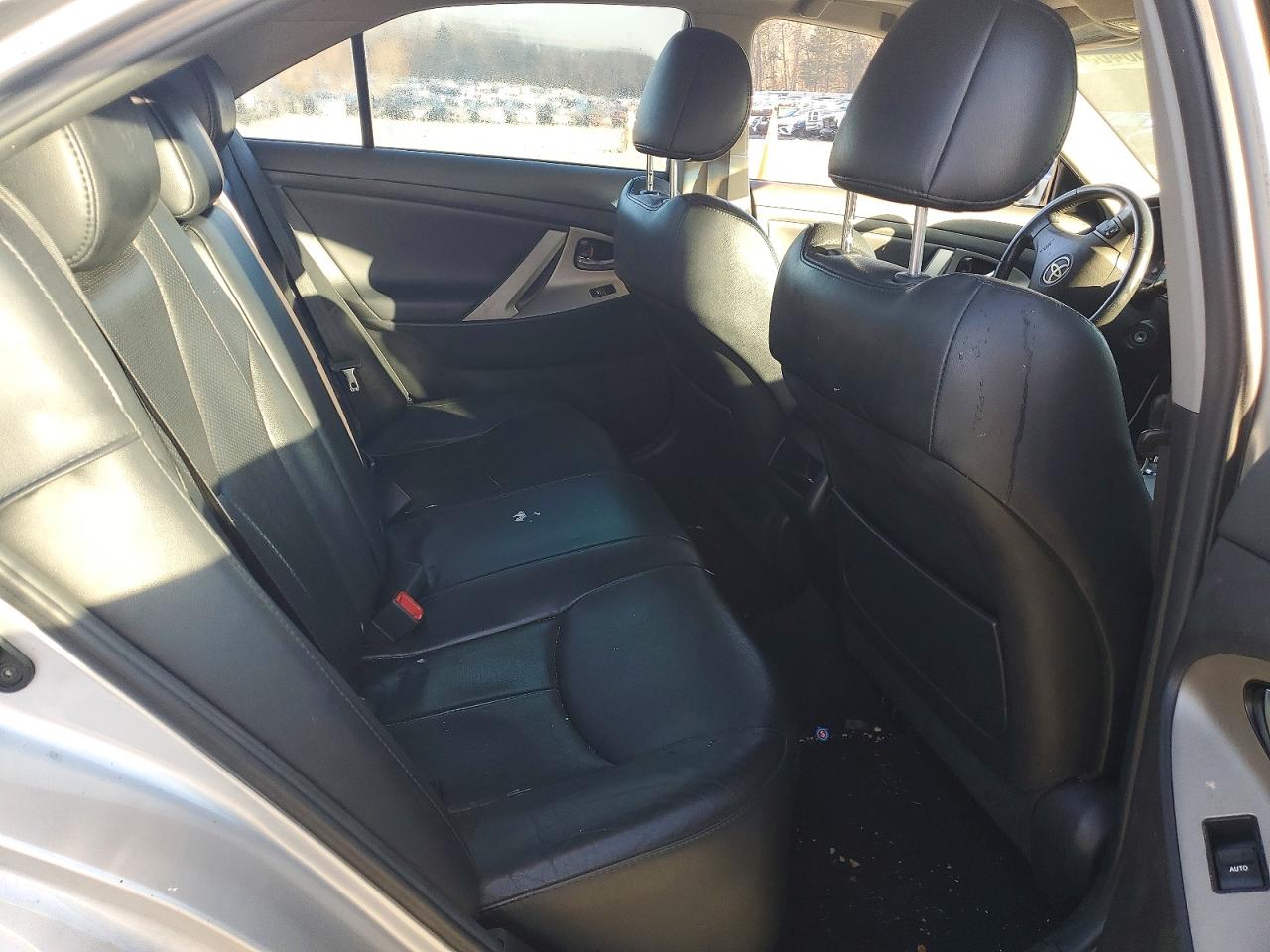 2011 TOYOTA CAMRY BASE photo 19