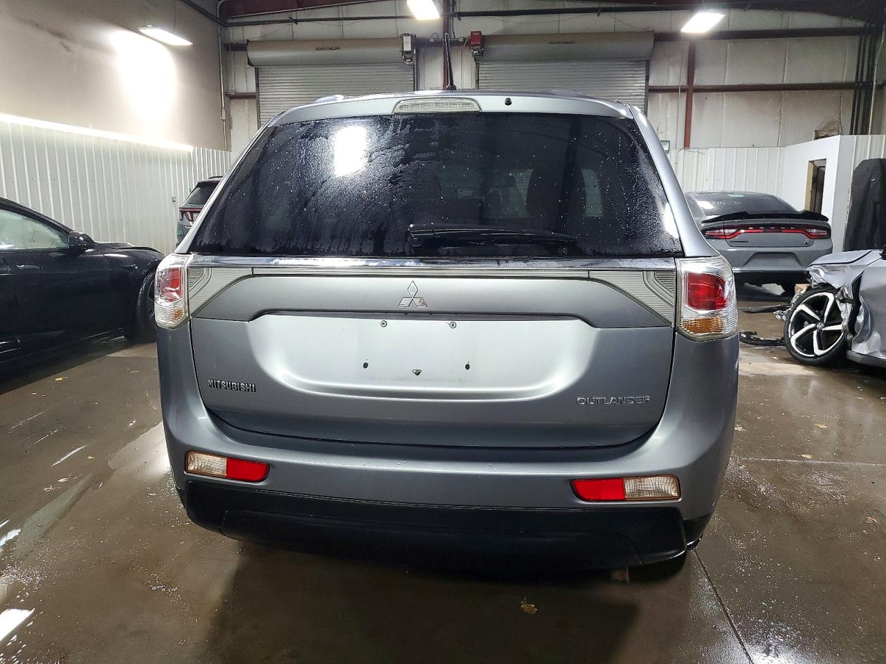 2014 MITSUBISHI OUTLANDER ES photo 11