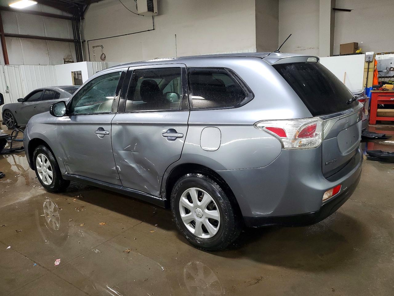 2014 MITSUBISHI OUTLANDER ES photo 3