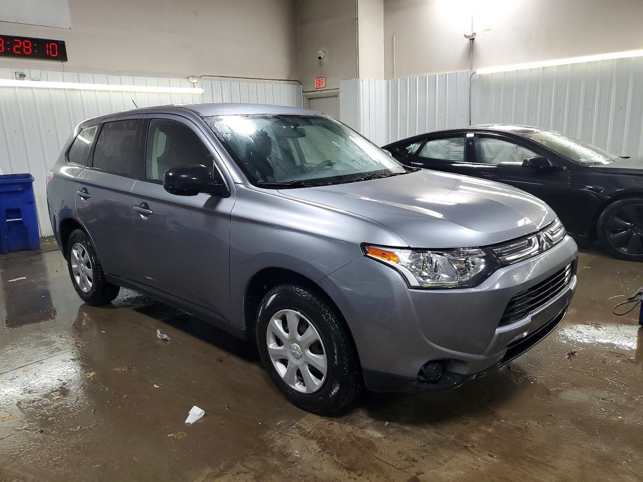 2014 MITSUBISHI OUTLANDER ES photo 7