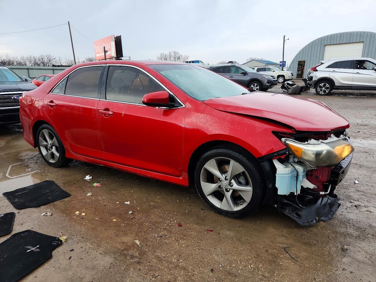 2014 TOYOTA CAMRY photo 4