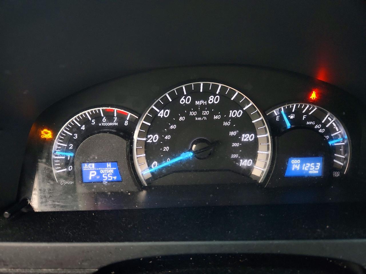 2014 TOYOTA CAMRY photo 9