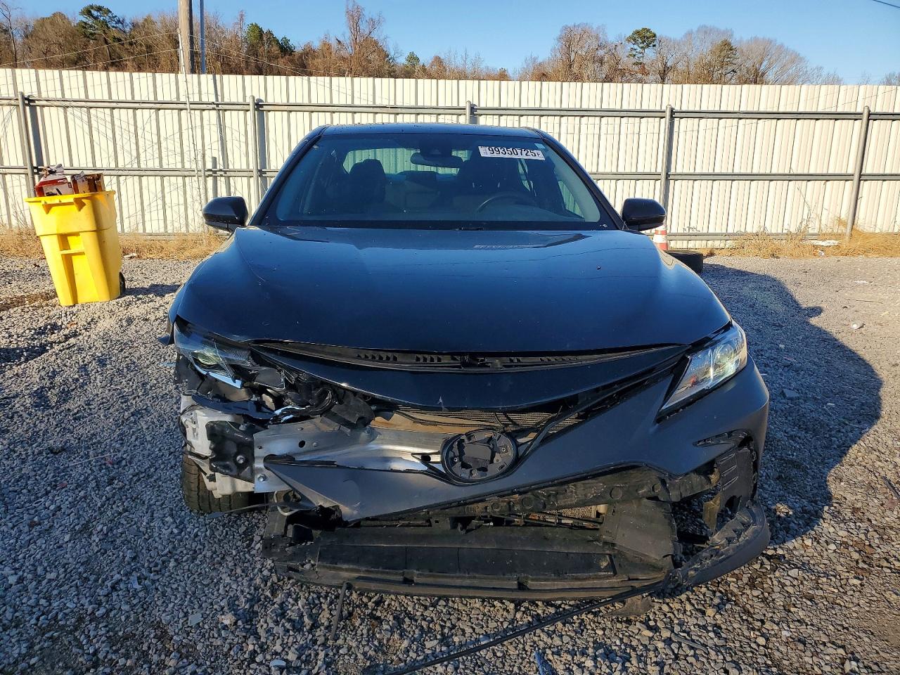 2021 TOYOTA CAMRY LE photo 5