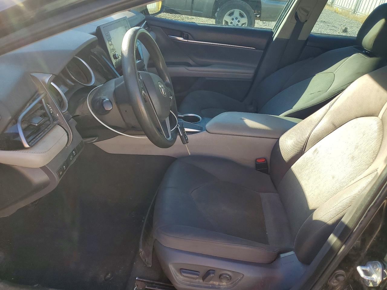2021 TOYOTA CAMRY LE photo 7