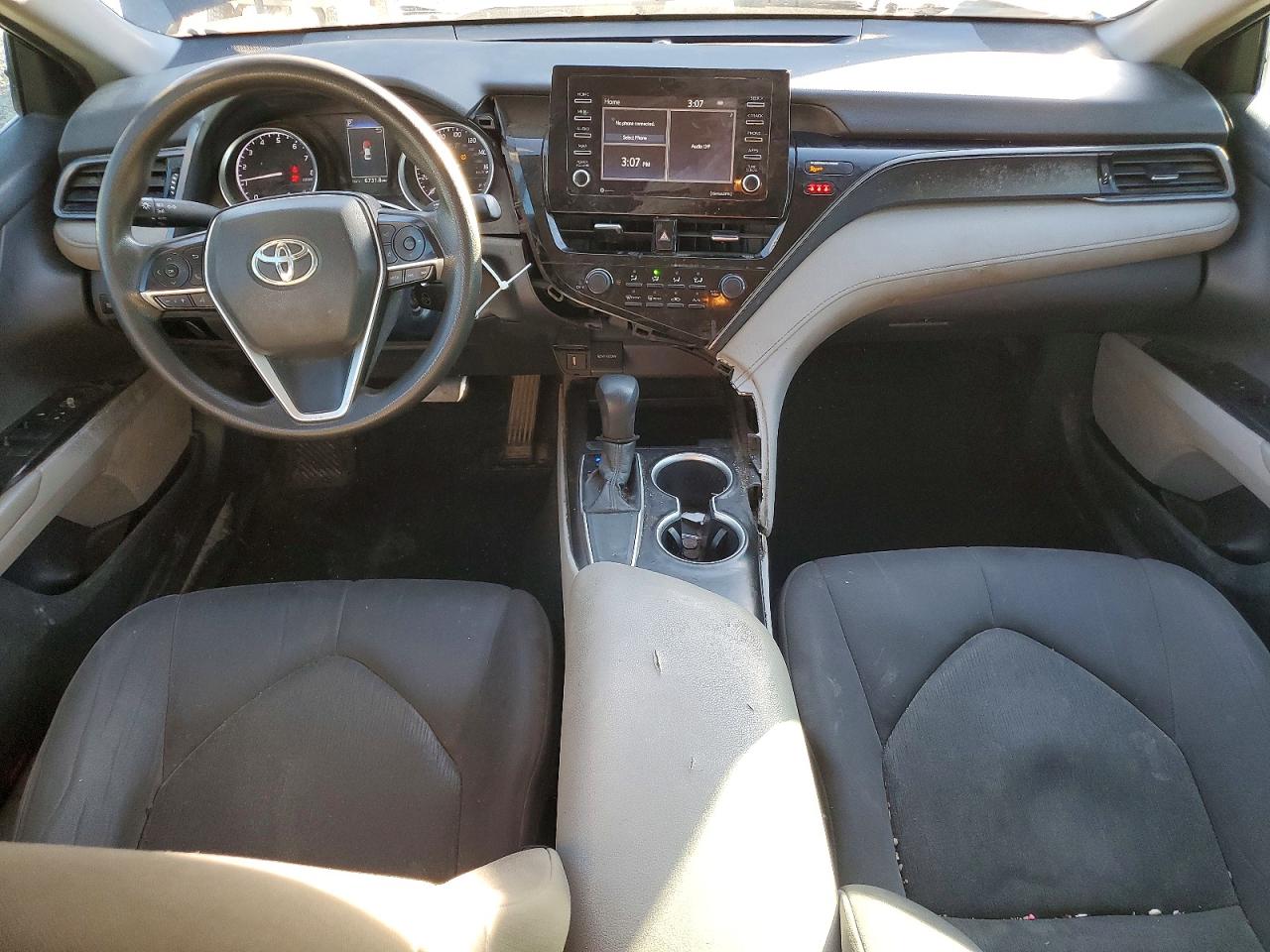 2021 TOYOTA CAMRY LE photo 8