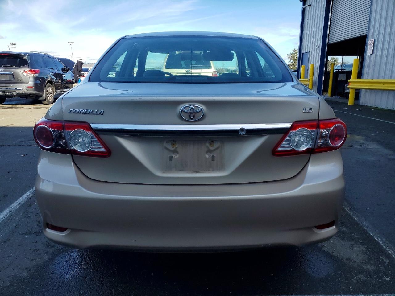 2013 TOYOTA COROLLA BASE photo 6