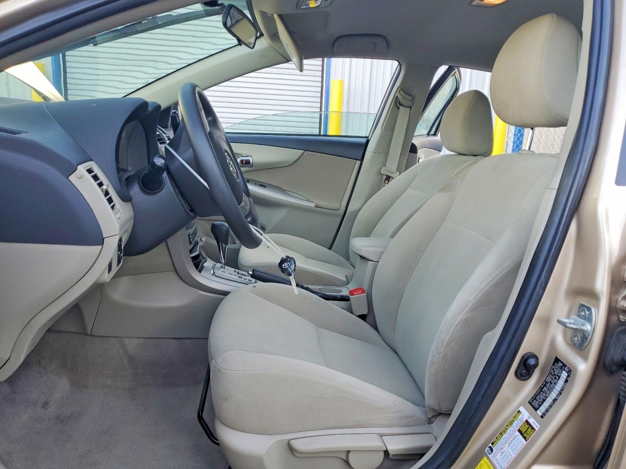 2013 TOYOTA COROLLA BASE photo 7