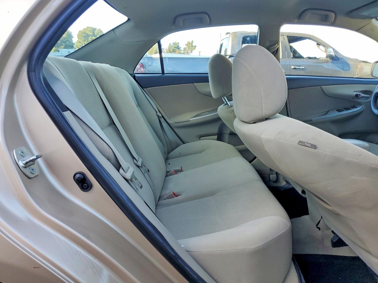 2013 TOYOTA COROLLA BASE photo 10