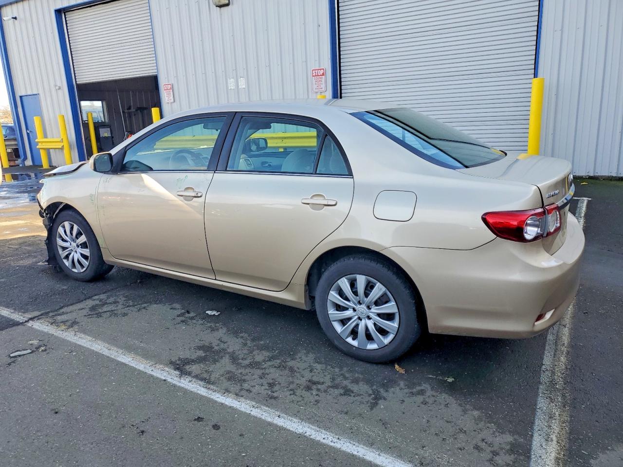 2013 TOYOTA COROLLA BASE photo 2