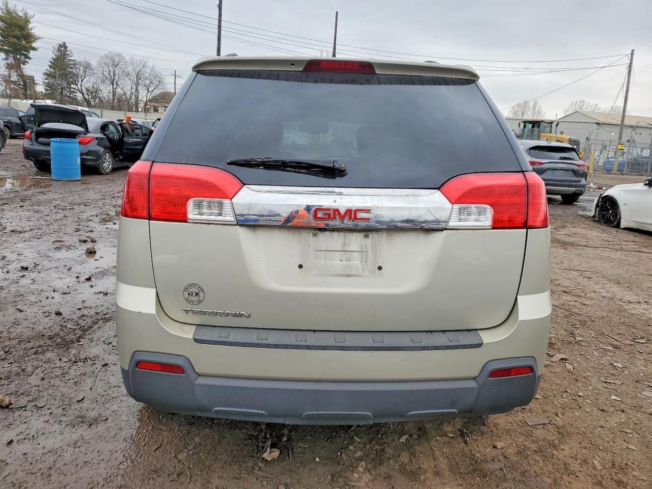 2013 GMC TERRAIN SLE photo 6