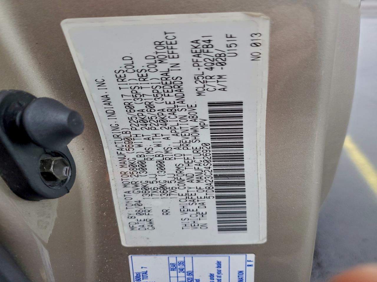 2004 TOYOTA SIENNA LE photo 13