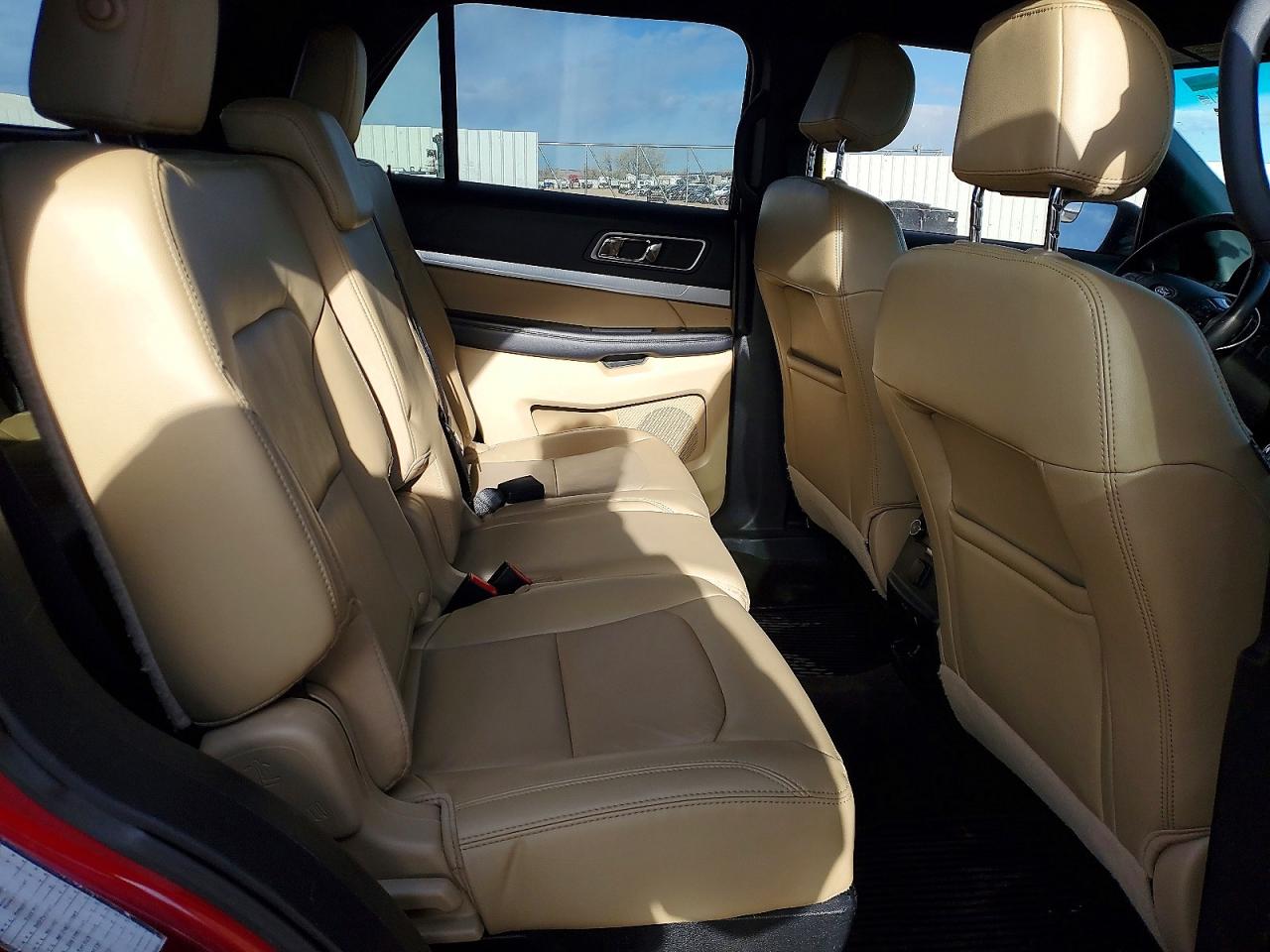 2016 FORD EXPLORER XLT photo 11