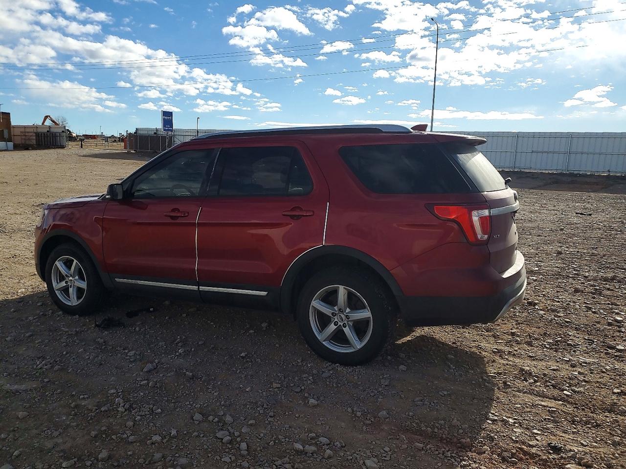 2016 FORD EXPLORER XLT photo 2