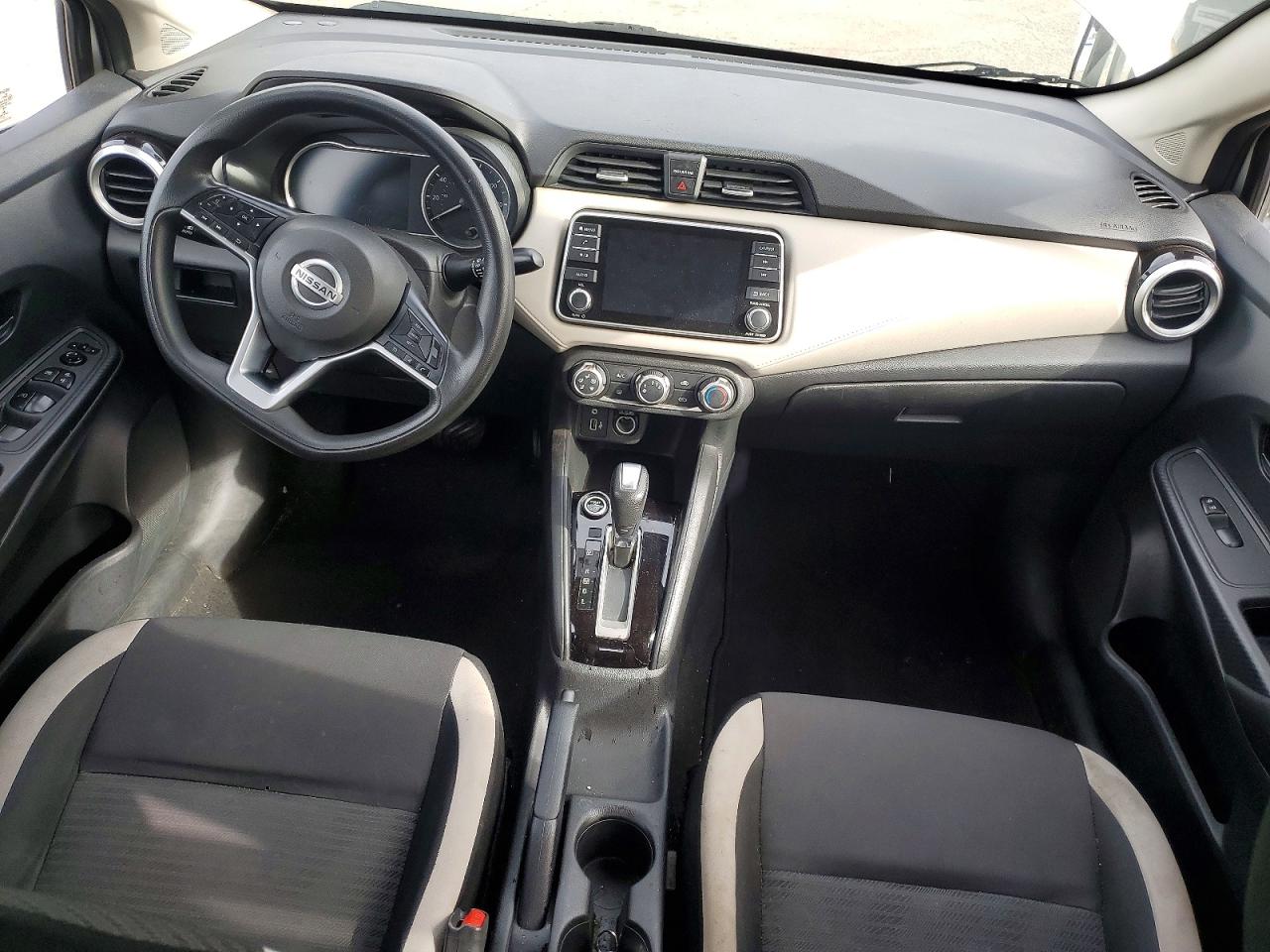 2021 NISSAN VERSA SV photo 8