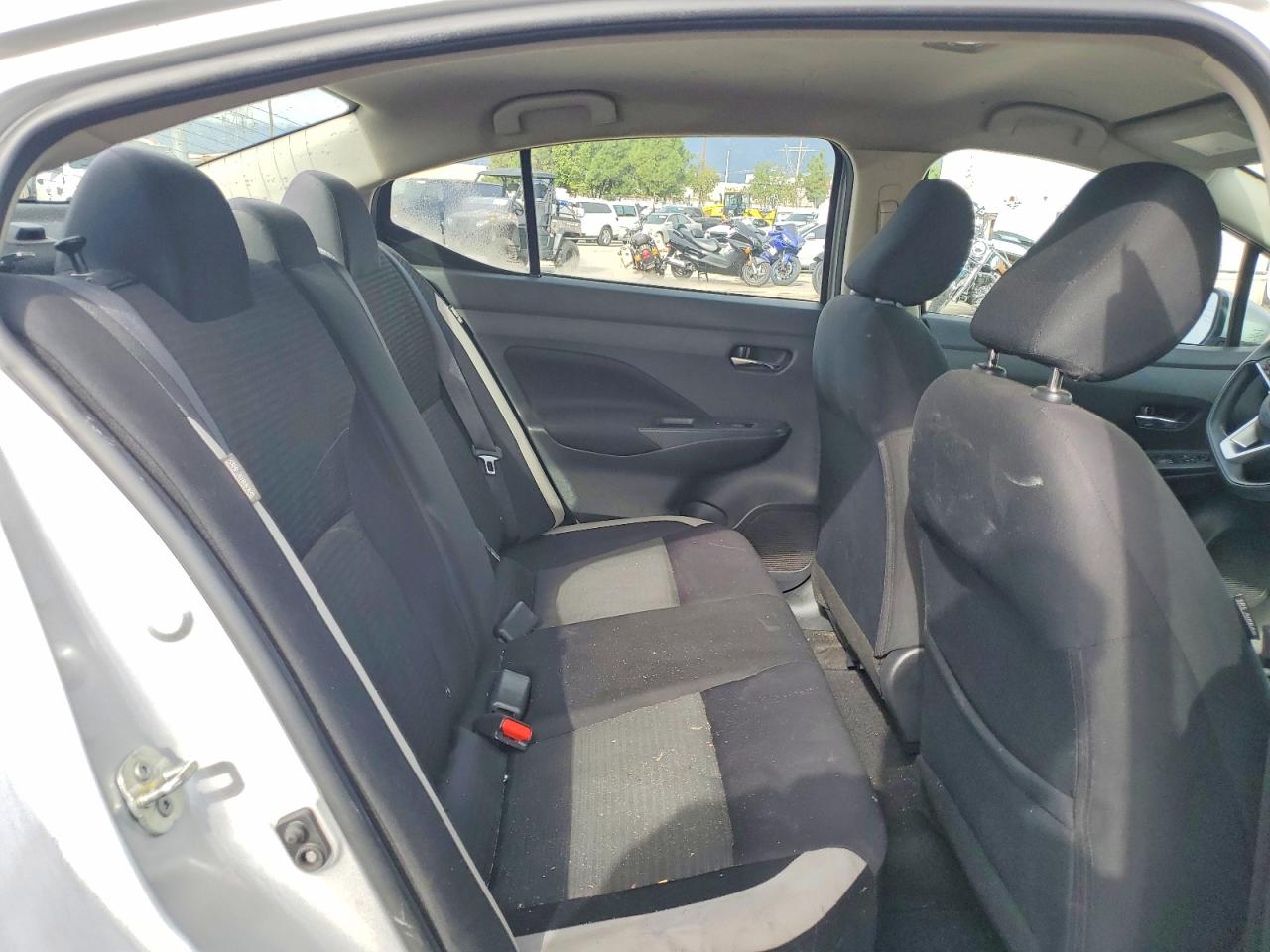 2021 NISSAN VERSA SV photo 10