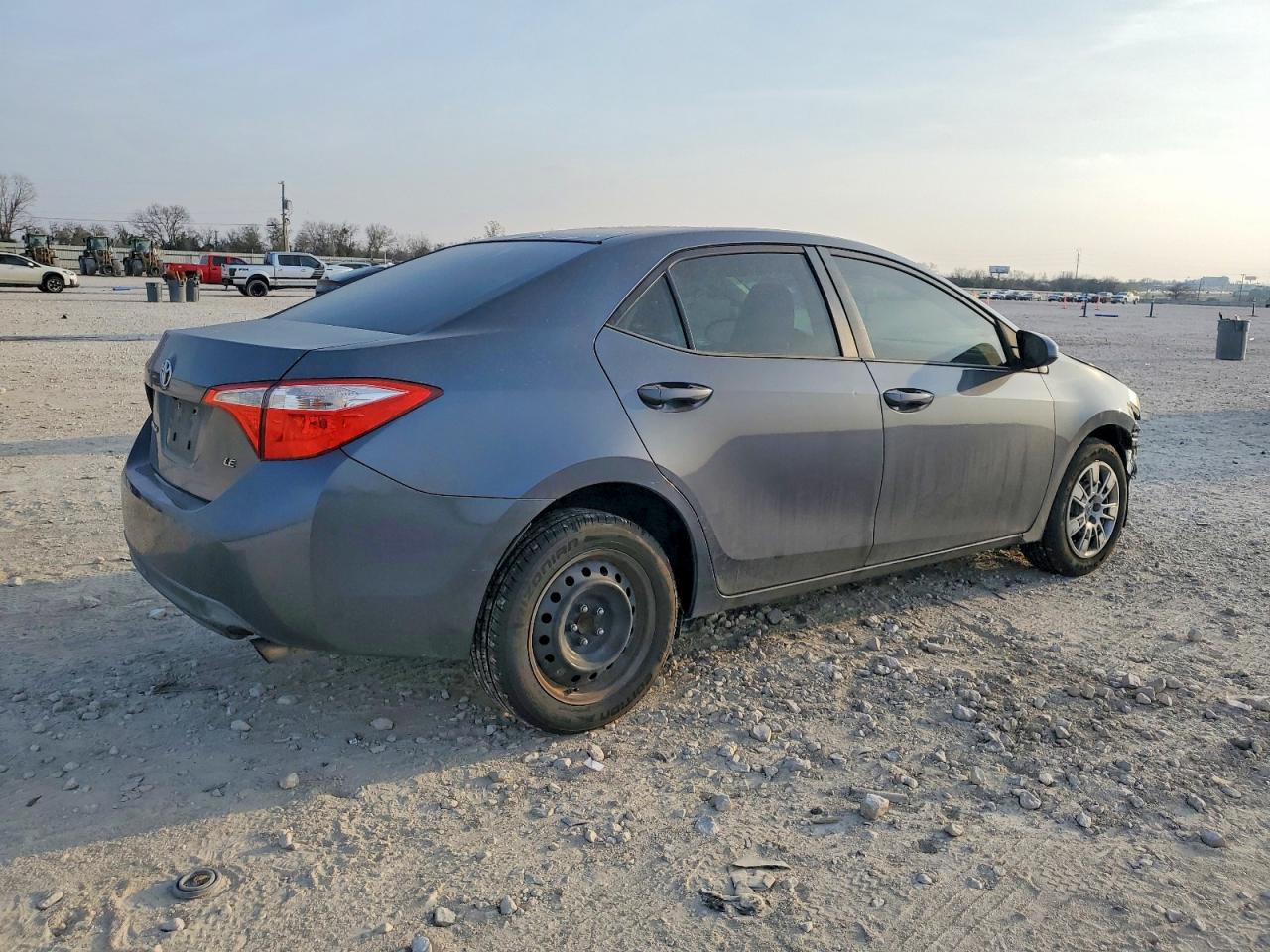 2014 TOYOTA COROLLA L photo 3